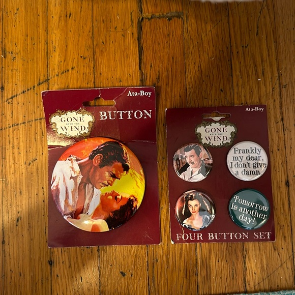 Set of 5 Gone With The Wind Buttons/Pins - Picture 1 of 6
